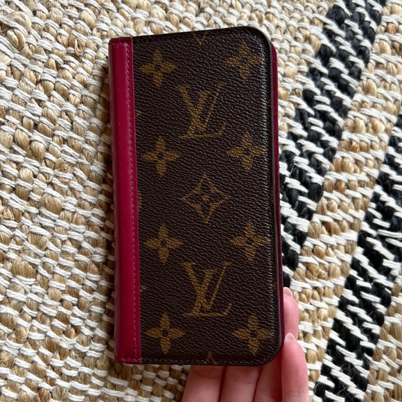 AUTHENTIC Louis Vuitton iPhone X&XS Case - Picture 2 of 9